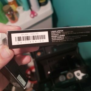 Younique Makeup - Liquid lipstick in Sizzling Younique Makeup - Liquid lipstick in Sizzling